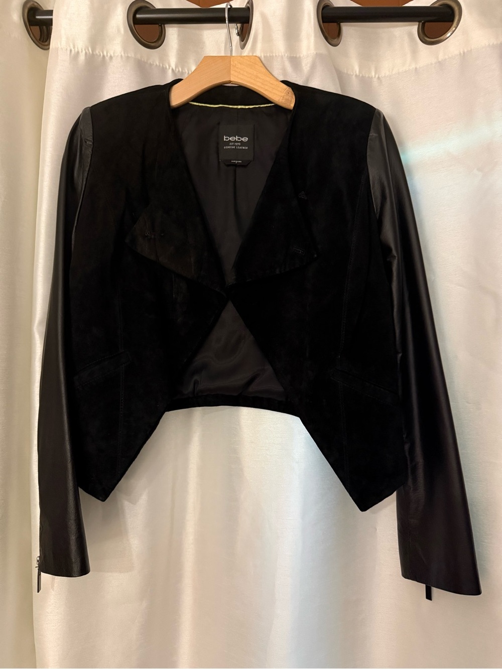 bebe Black Cropped Suede Front with Leather Sleeves Jacket. Size Small